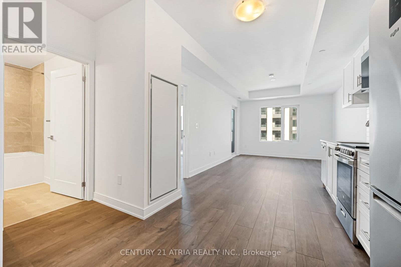 












1307 - 705 DAVIS DRIVE

,
Newmarket (Huron Heights-Leslie Valley),




Ontario
L3T0J1

