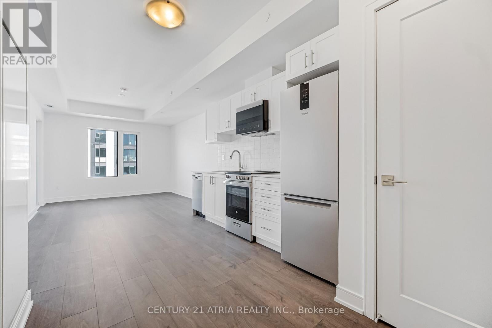 












1307 - 705 DAVIS DRIVE

,
Newmarket (Huron Heights-Leslie Valley),




Ontario
L3T0J1

