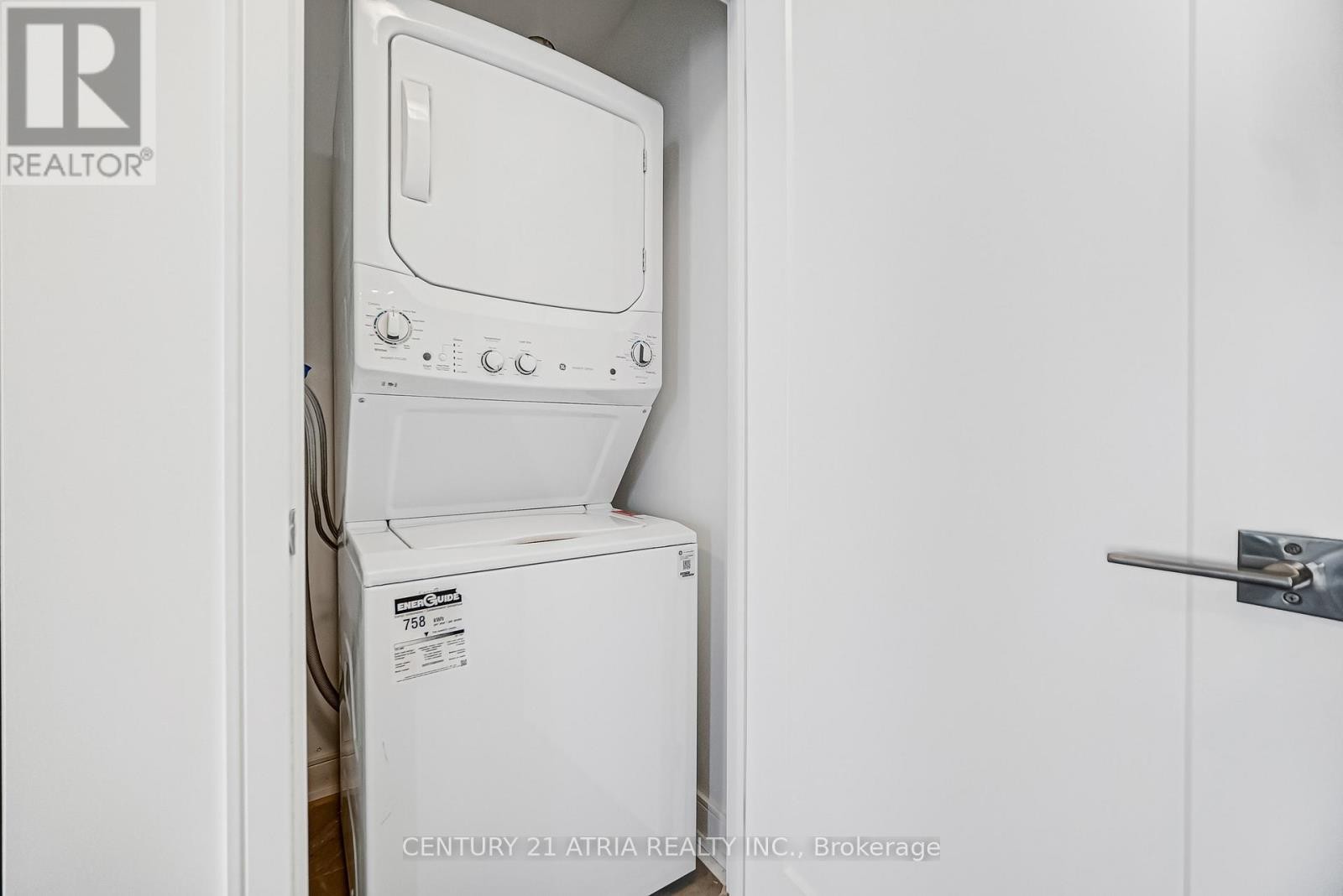 












1307 - 705 DAVIS DRIVE

,
Newmarket (Huron Heights-Leslie Valley),




Ontario
L3T0J1

