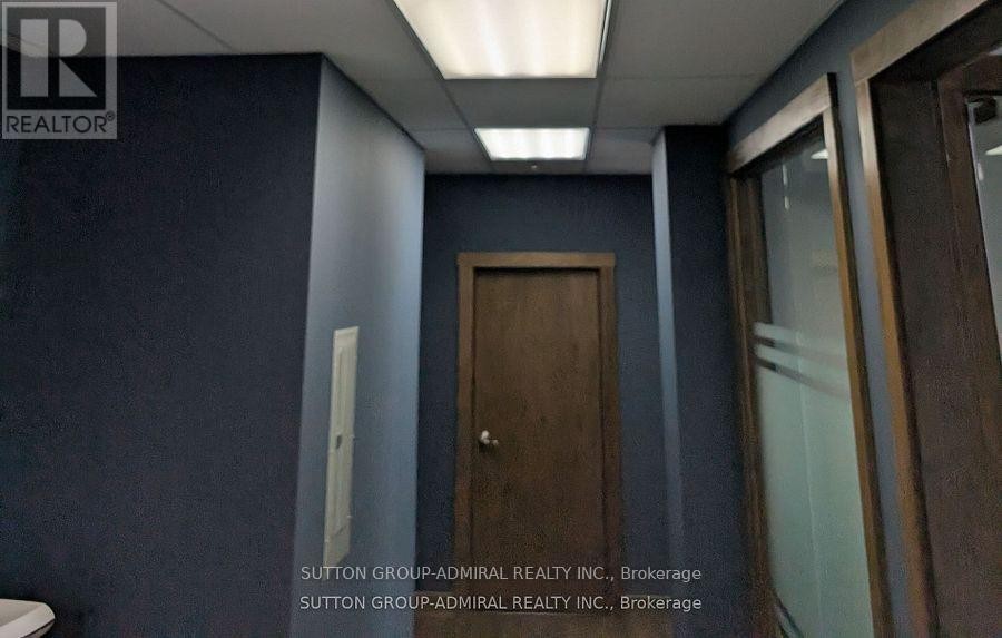 












301 - 10376 YONGE STREET

,
Richmond Hill (Mill Pond),




Ontario
L4C3B8

