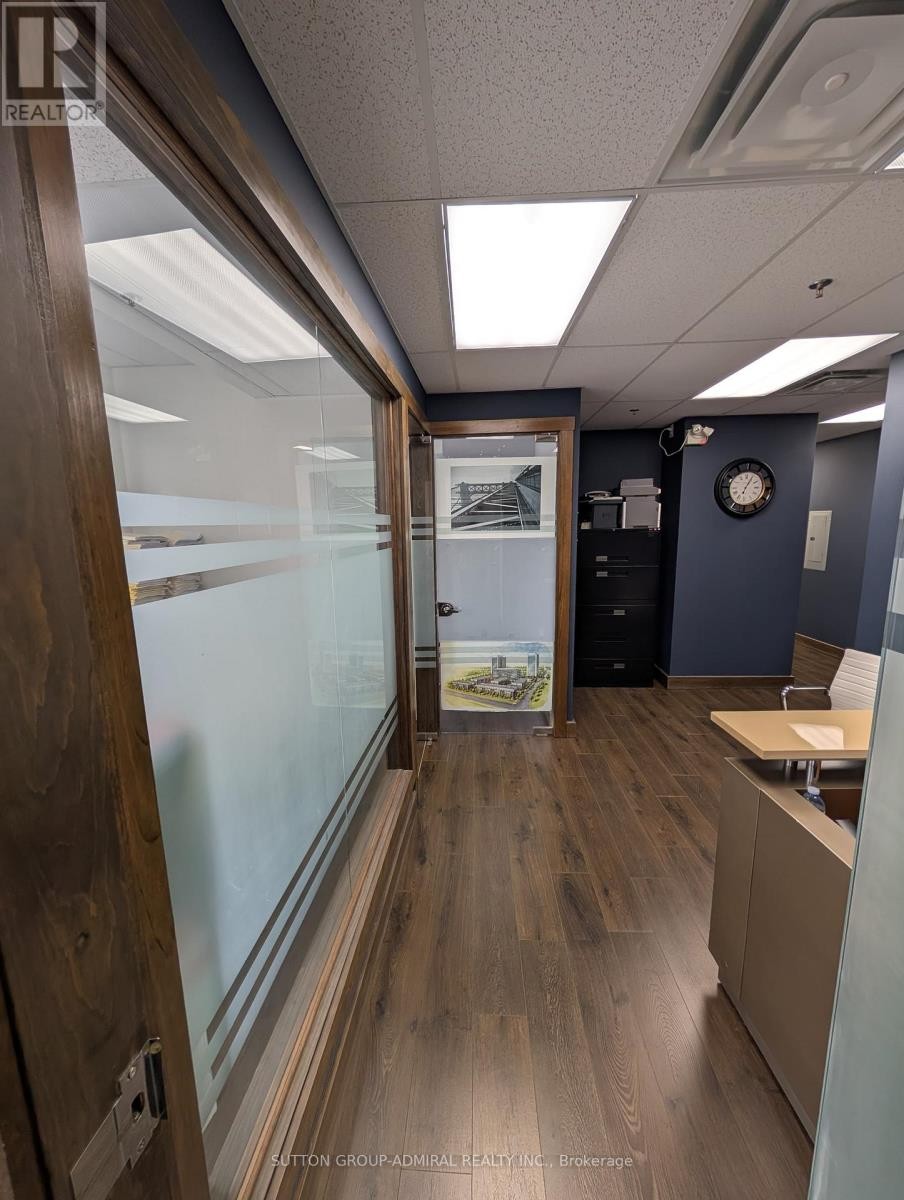 












301 - 10376 YONGE STREET

,
Richmond Hill (Mill Pond),




Ontario
L4C3B8

