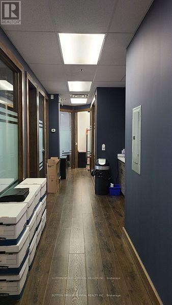 












301 - 10376 YONGE STREET

,
Richmond Hill (Mill Pond),




Ontario
L4C3B8

