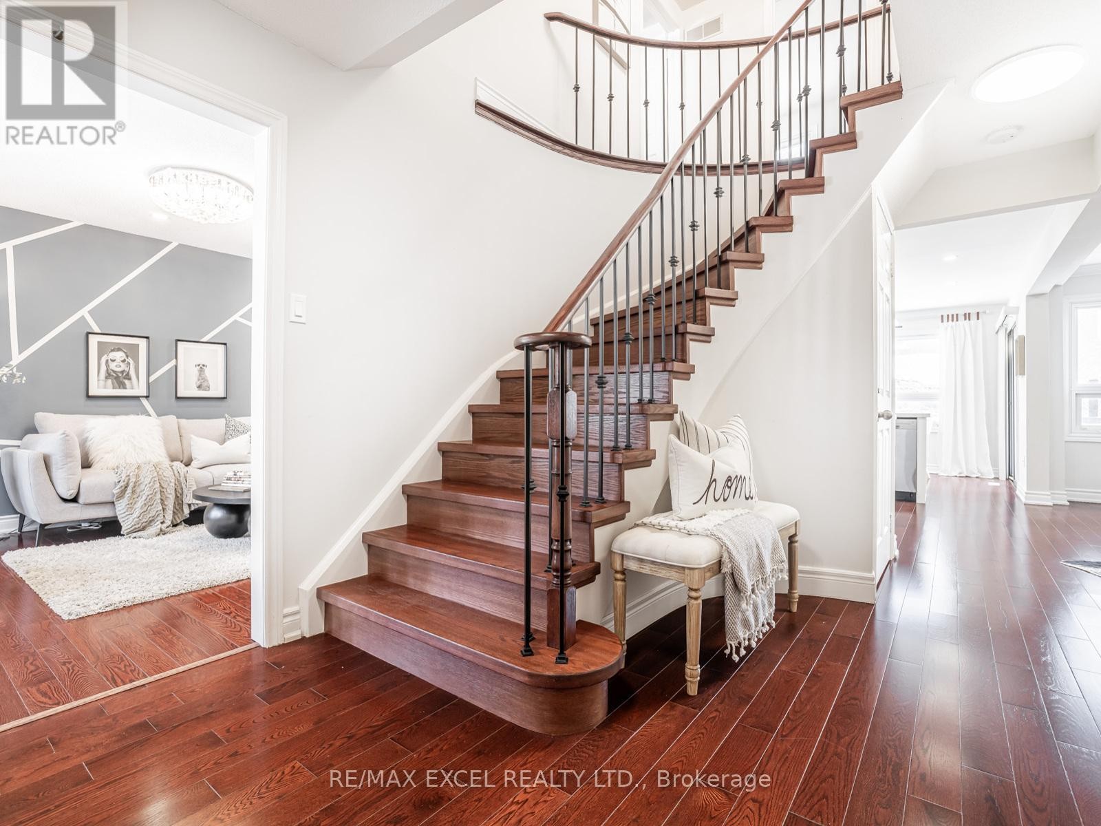 












9 SHADLOCK STREET

,
Markham (Middlefield),




Ontario
L3S3E1

