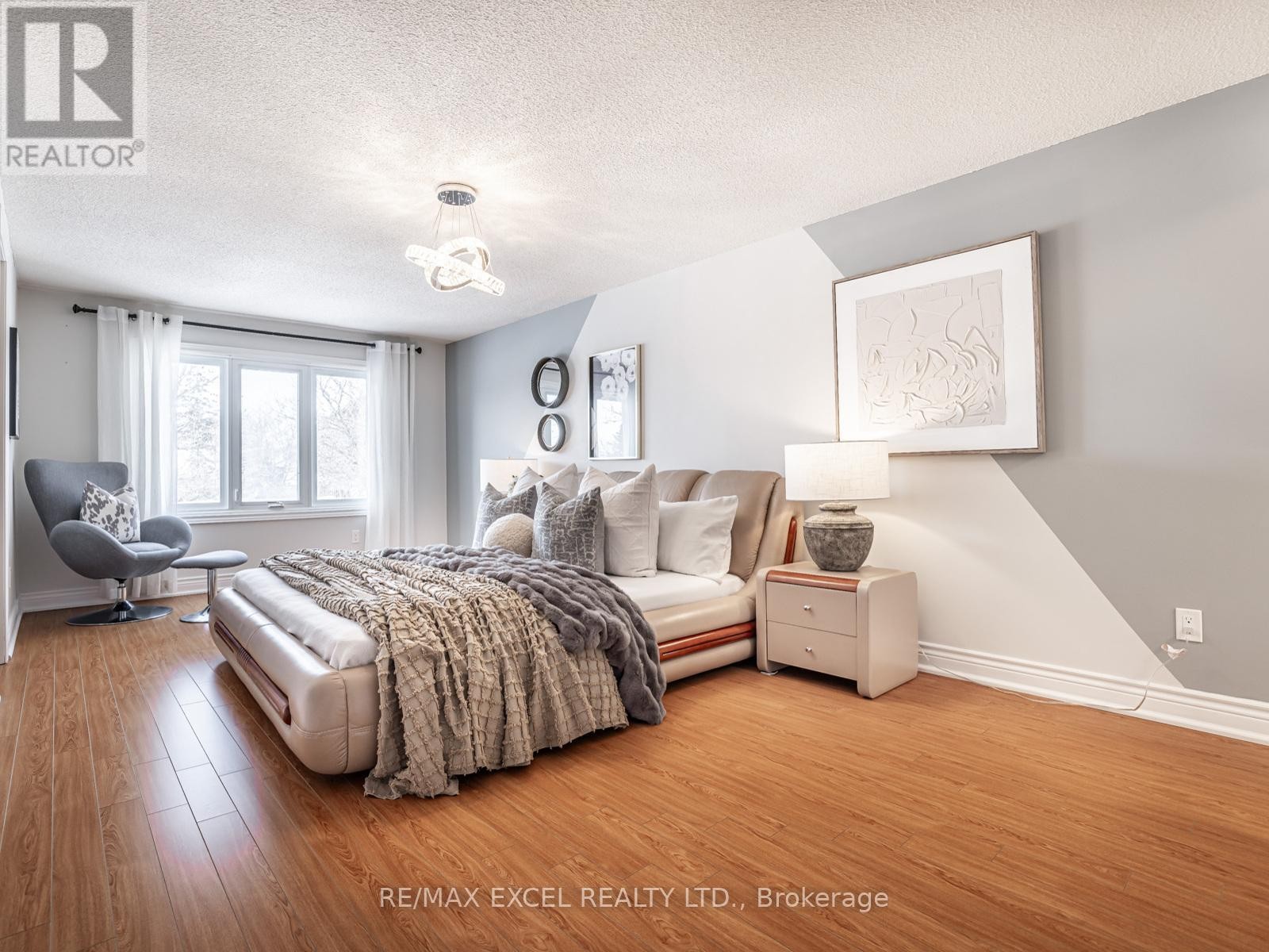 












9 SHADLOCK STREET

,
Markham (Middlefield),




Ontario
L3S3E1

