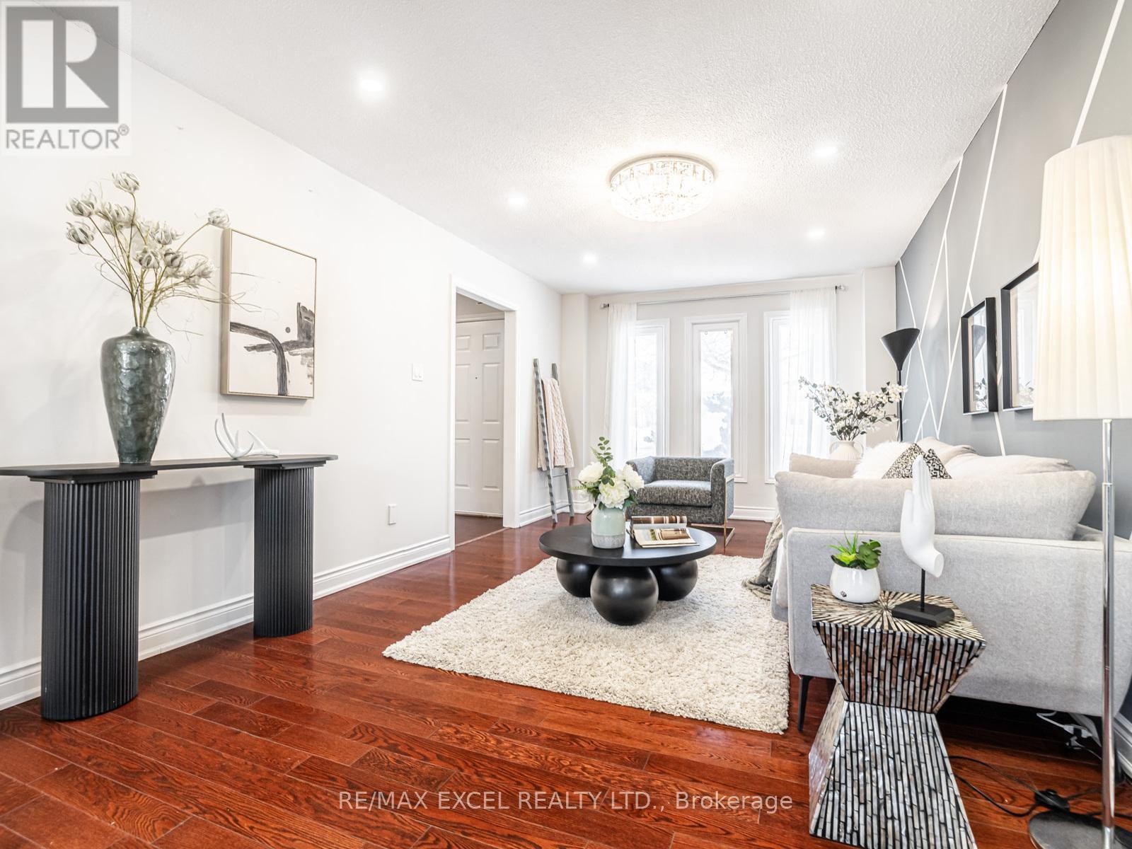 












9 SHADLOCK STREET

,
Markham (Middlefield),




Ontario
L3S3E1

