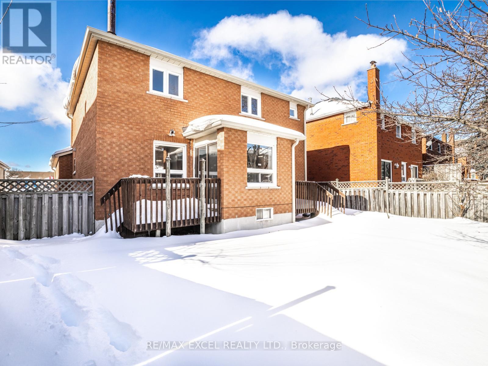 












9 SHADLOCK STREET

,
Markham (Middlefield),




Ontario
L3S3E1

