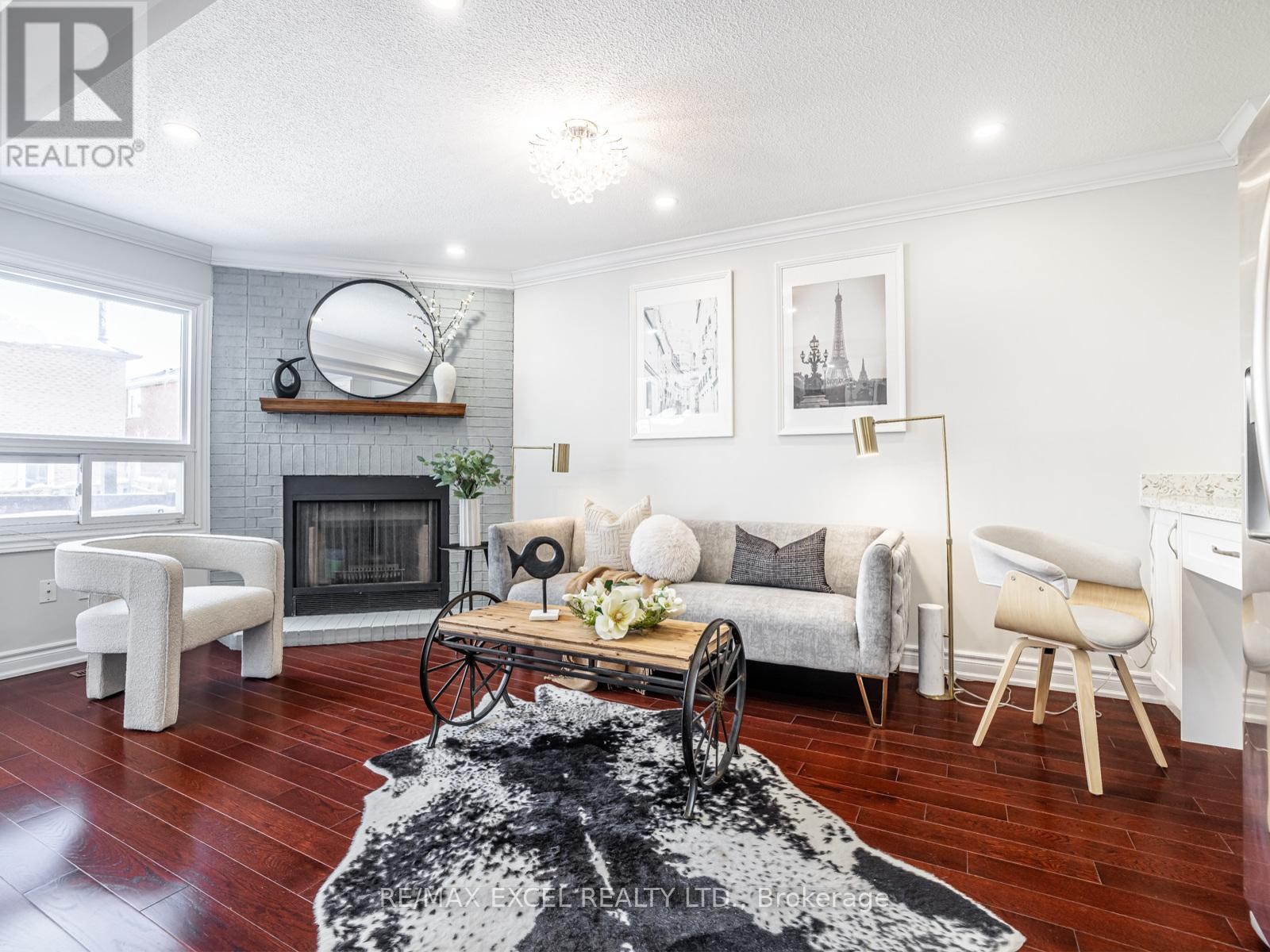 












9 SHADLOCK STREET

,
Markham (Middlefield),




Ontario
L3S3E1

