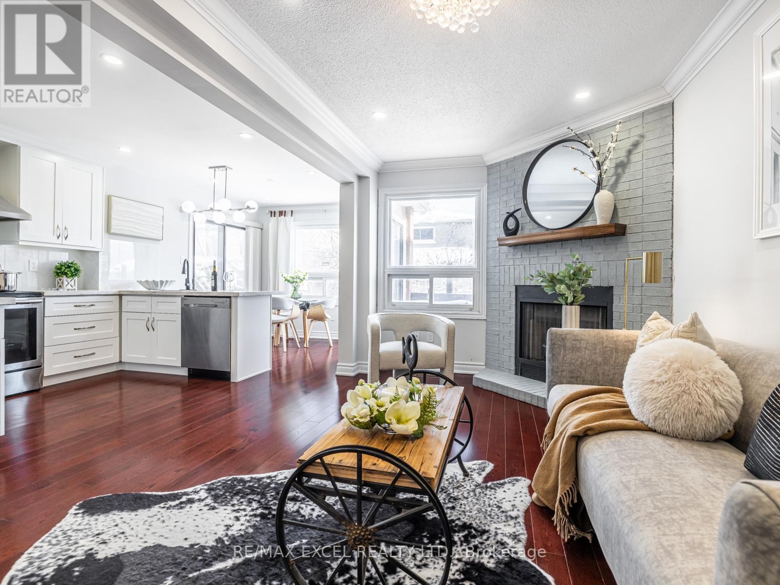 












9 SHADLOCK STREET

,
Markham (Middlefield),




Ontario
L3S3E1

