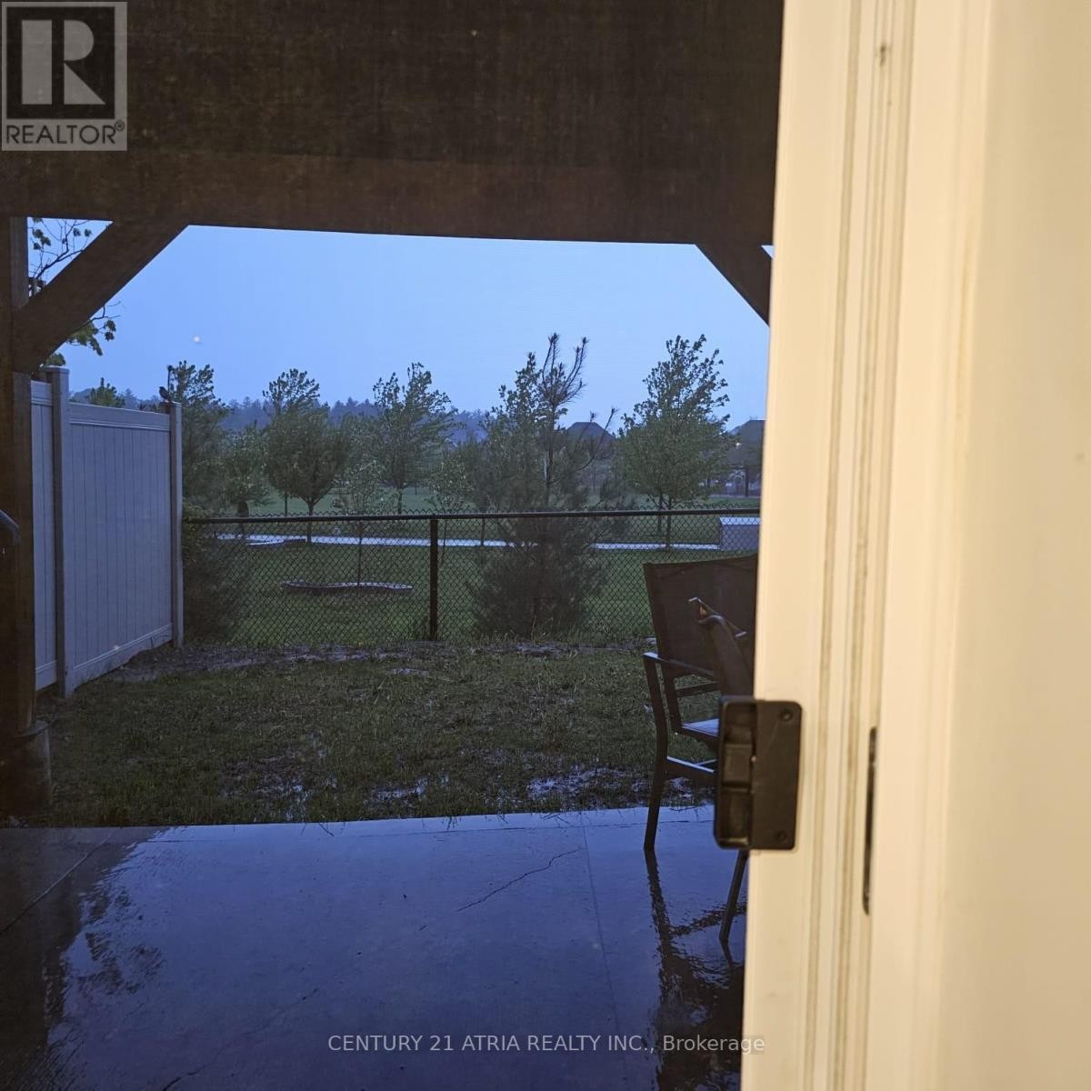 












82 VANTAGE LOOP

,
Newmarket (Woodland Hill),




Ontario
L3X0K8

