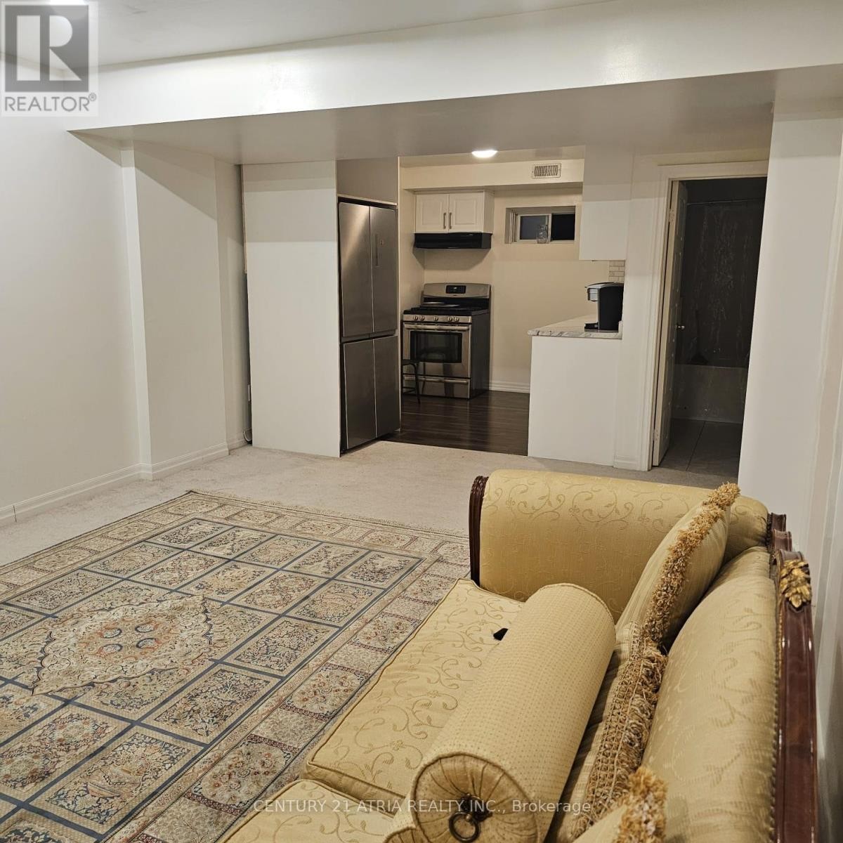 












82 VANTAGE LOOP

,
Newmarket (Woodland Hill),




Ontario
L3X0K8

