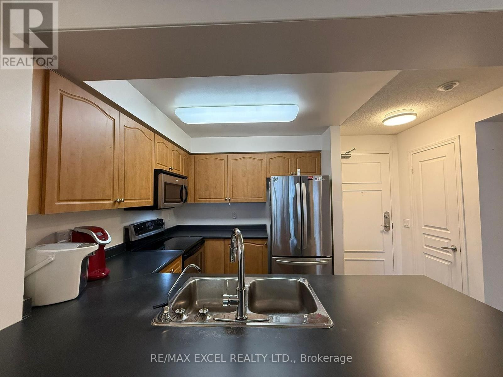 












712 - 350 RED MAPLE ROAD

,
Richmond Hill (Langstaff),




Ontario
L4C0T5

