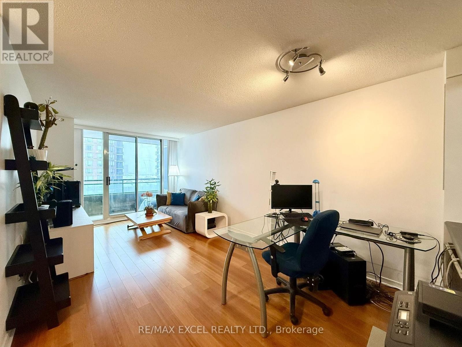 












712 - 350 RED MAPLE ROAD

,
Richmond Hill (Langstaff),




Ontario
L4C0T5

