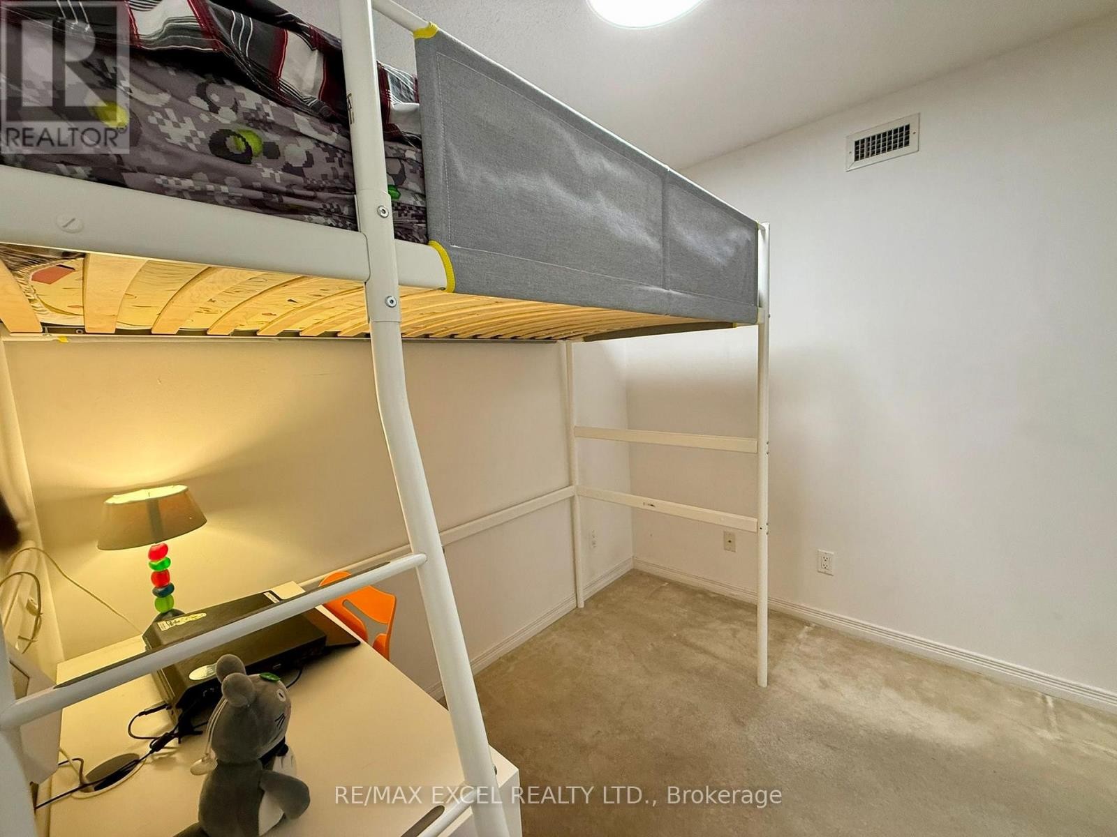 












712 - 350 RED MAPLE ROAD

,
Richmond Hill (Langstaff),




Ontario
L4C0T5

