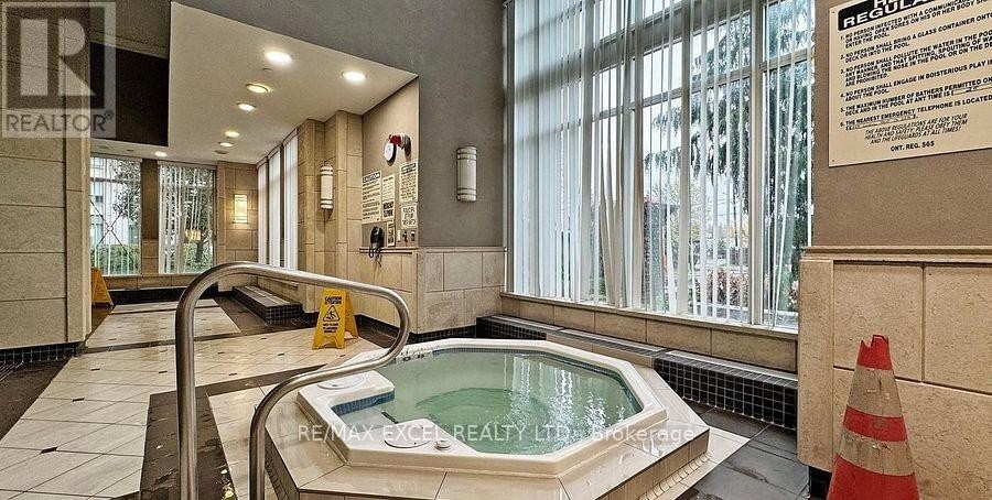 












712 - 350 RED MAPLE ROAD

,
Richmond Hill (Langstaff),




Ontario
L4C0T5

