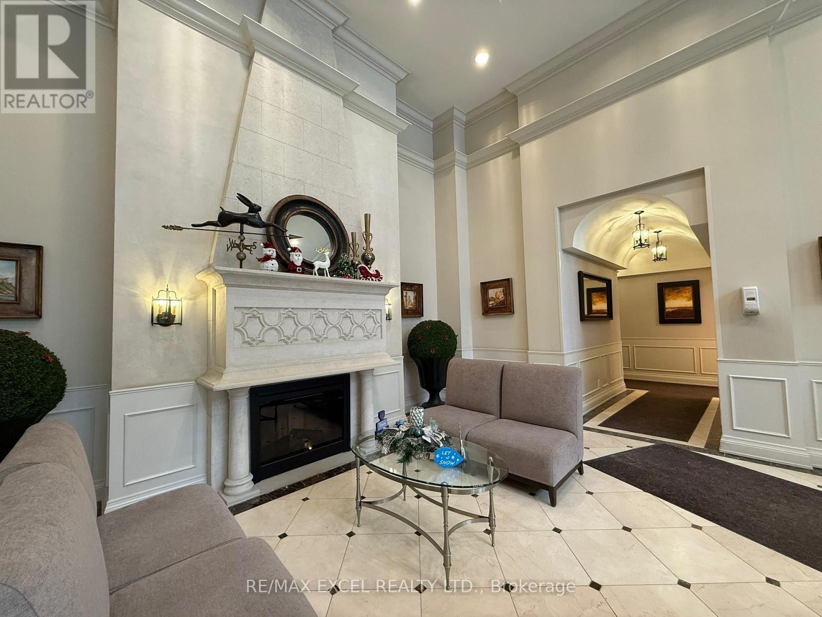 












712 - 350 RED MAPLE ROAD

,
Richmond Hill (Langstaff),




Ontario
L4C0T5

