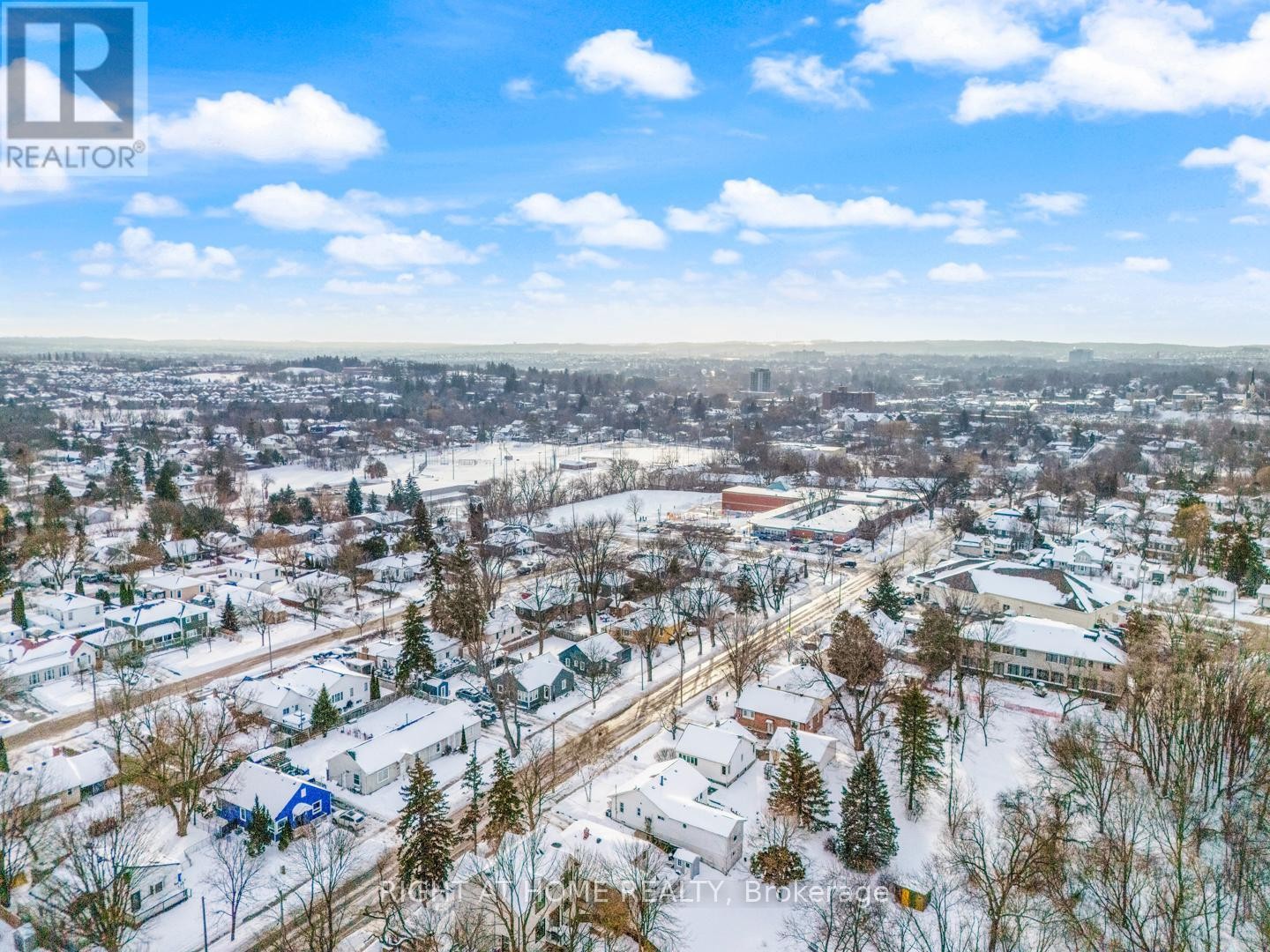 












735 SRIGLEY STREET

,
Newmarket (Gorham-College Manor),




Ontario
L3Y1X6

