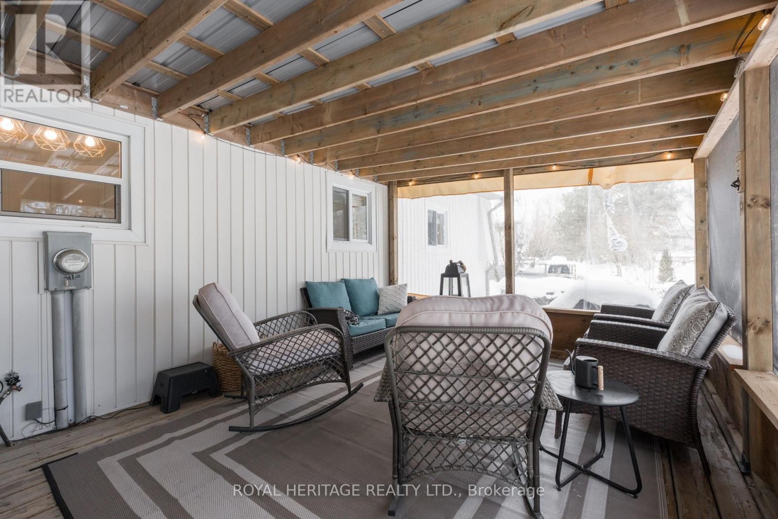 












104 LINDEN LANE

,
Innisfil,




Ontario
L9S1N4

