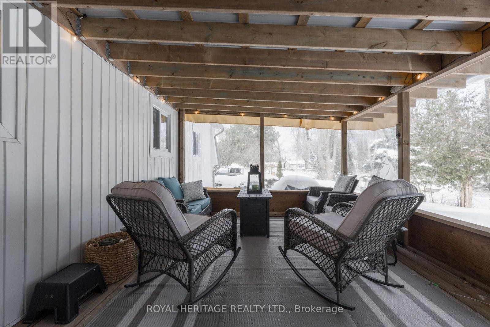 












104 LINDEN LANE

,
Innisfil,




Ontario
L9S1N4

