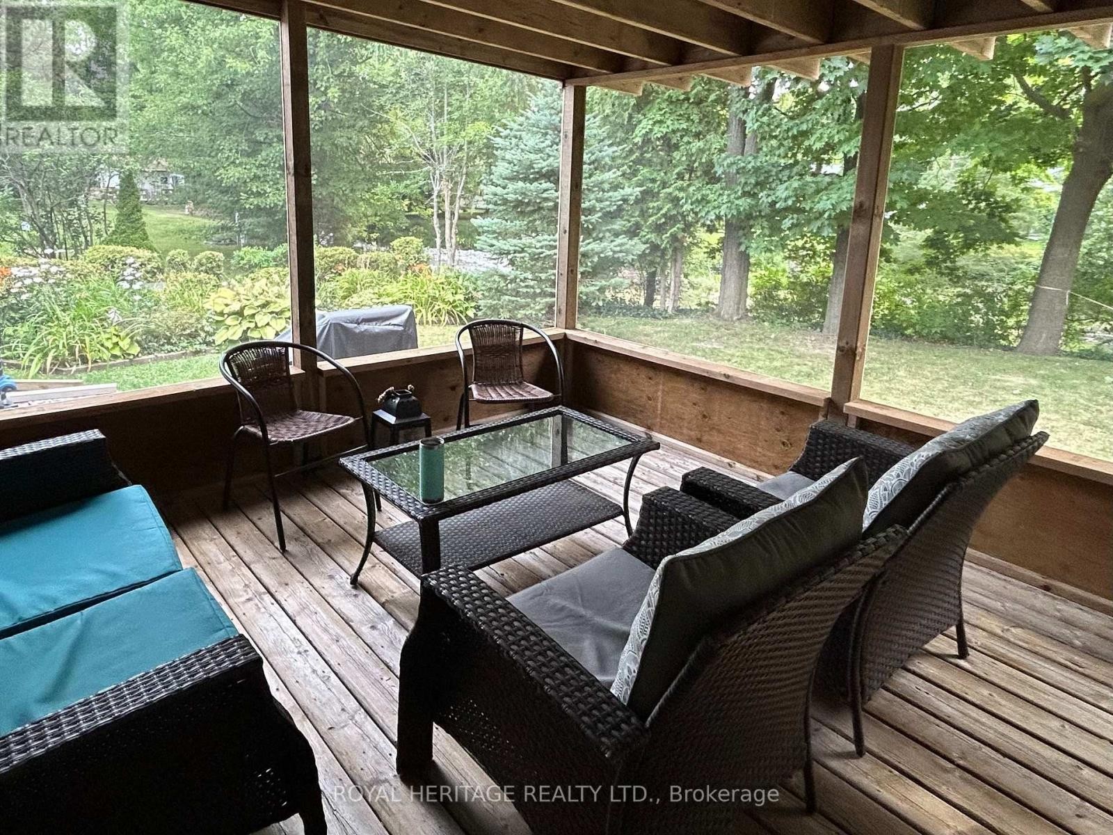 












104 LINDEN LANE

,
Innisfil,




Ontario
L9S1N4

