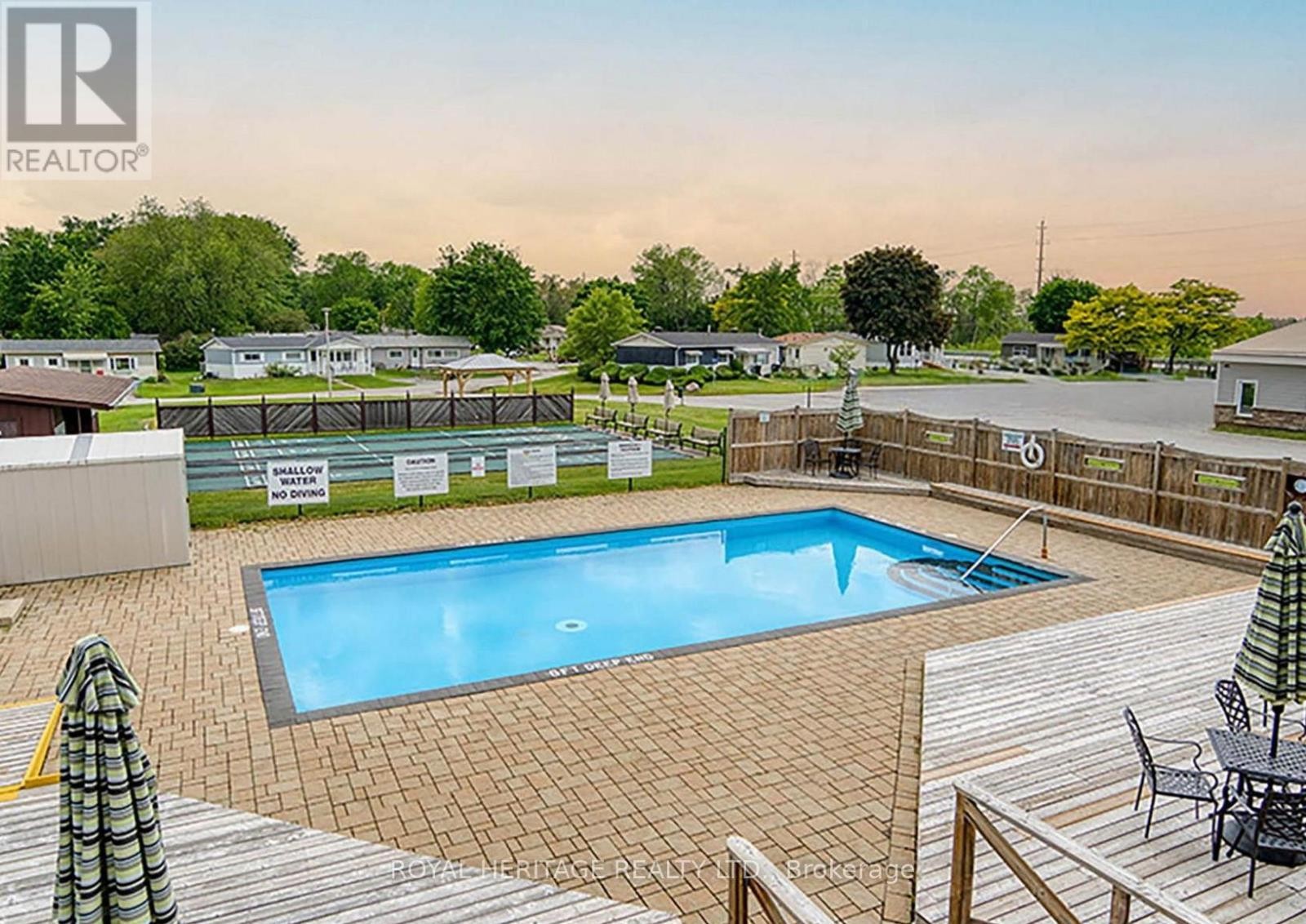 












104 LINDEN LANE

,
Innisfil,




Ontario
L9S1N4

