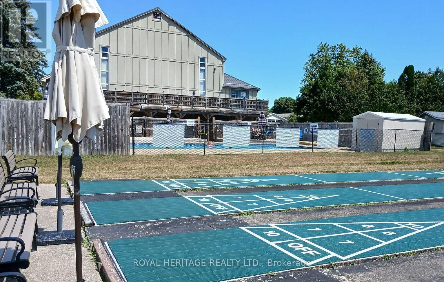 












104 LINDEN LANE

,
Innisfil,




Ontario
L9S1N4

