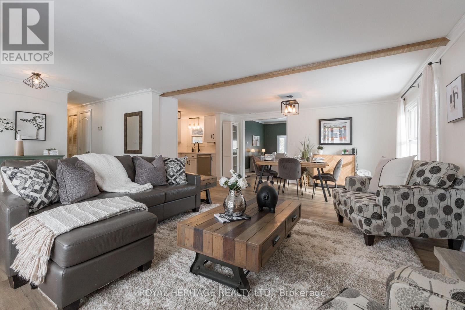 












104 LINDEN LANE

,
Innisfil,




Ontario
L9S1N4

