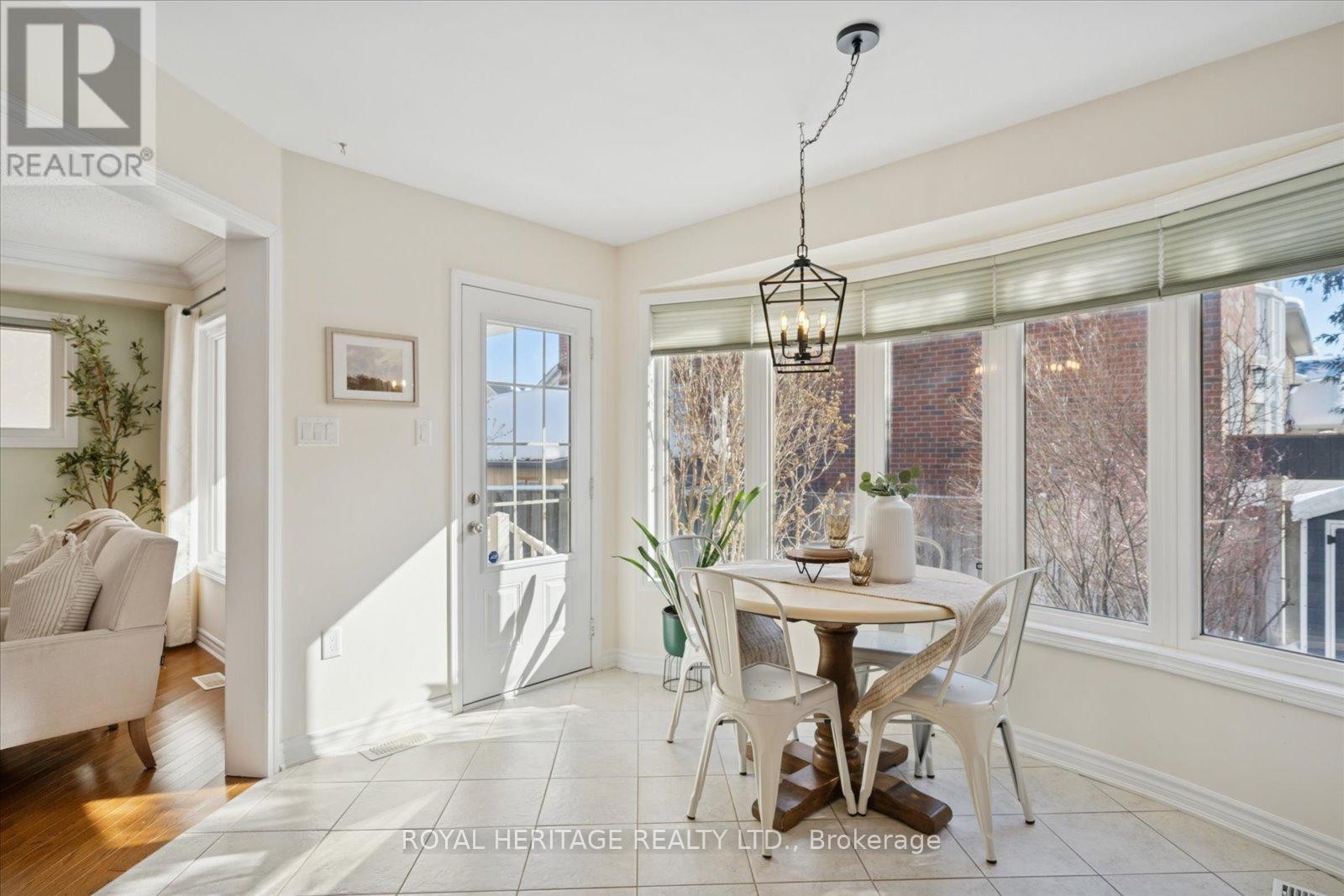 












155 MILTROSE CRESCENT

,
Whitchurch-Stouffville (Stouffville),




Ontario
L4A0R3

