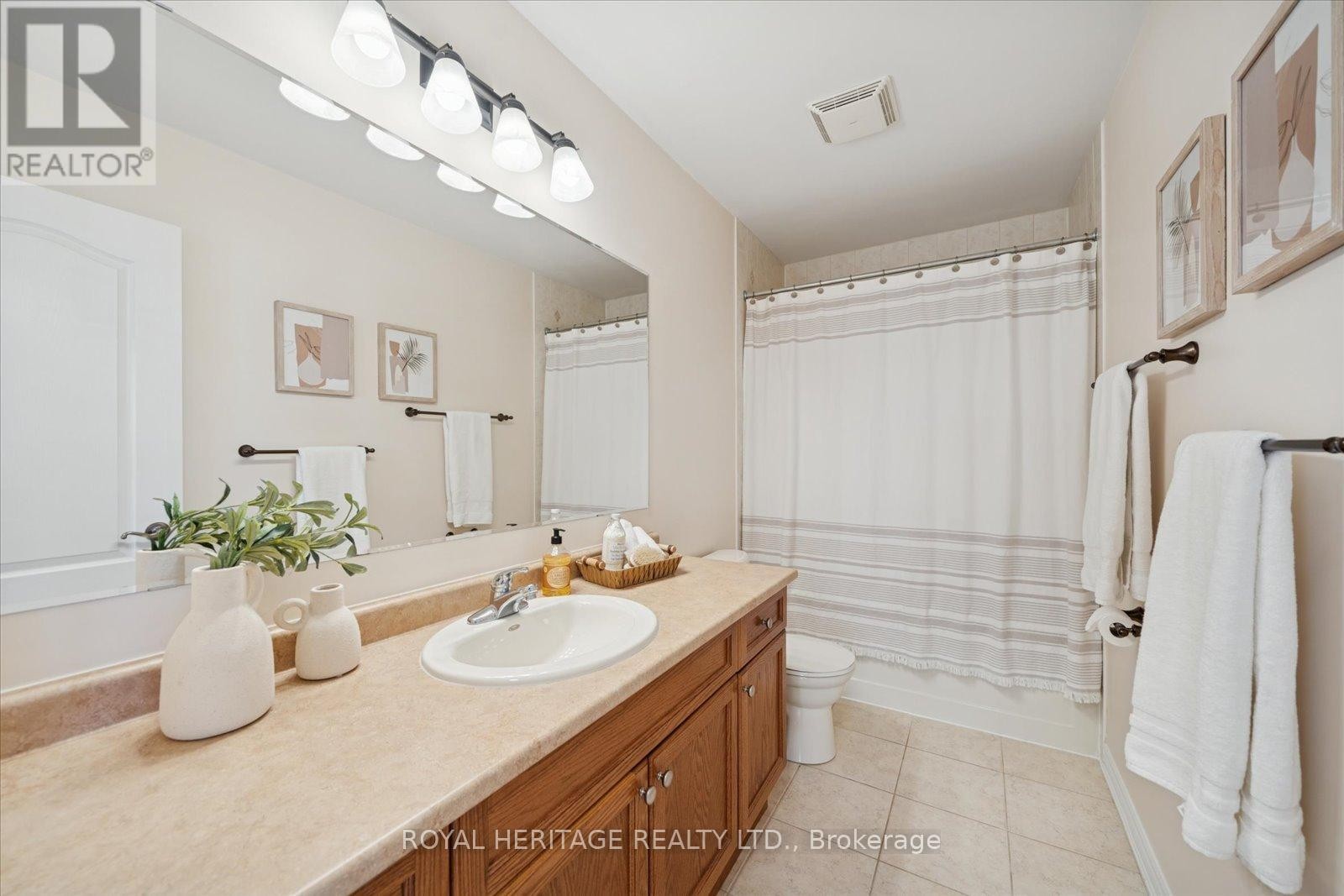 












155 MILTROSE CRESCENT

,
Whitchurch-Stouffville (Stouffville),




Ontario
L4A0R3

