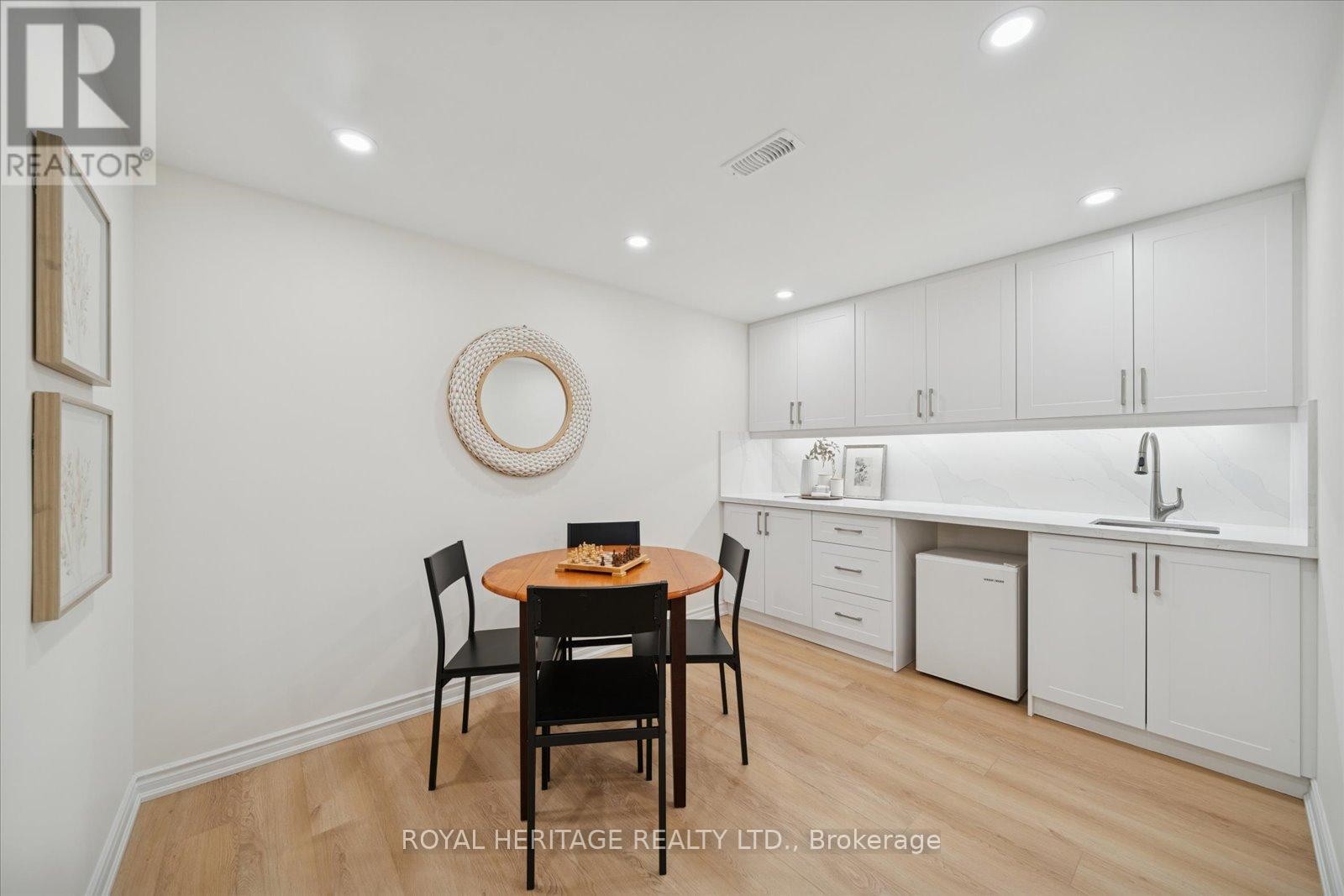 












155 MILTROSE CRESCENT

,
Whitchurch-Stouffville (Stouffville),




Ontario
L4A0R3

