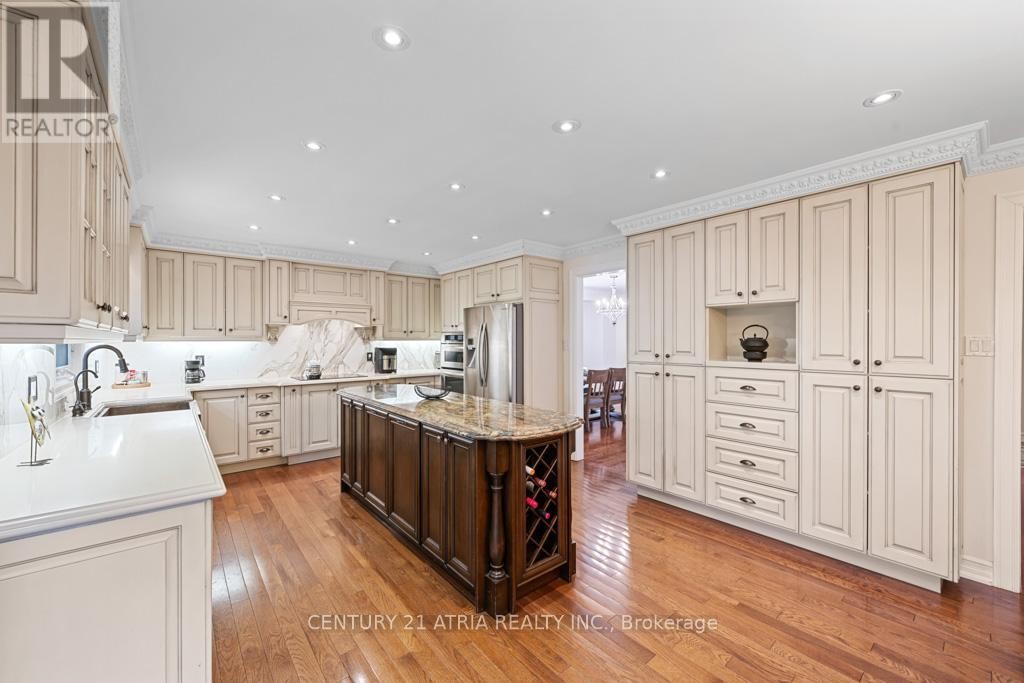 












33 AUTUMN WAY

,
Aurora (Aurora Heights),




Ontario
L4G4P2

