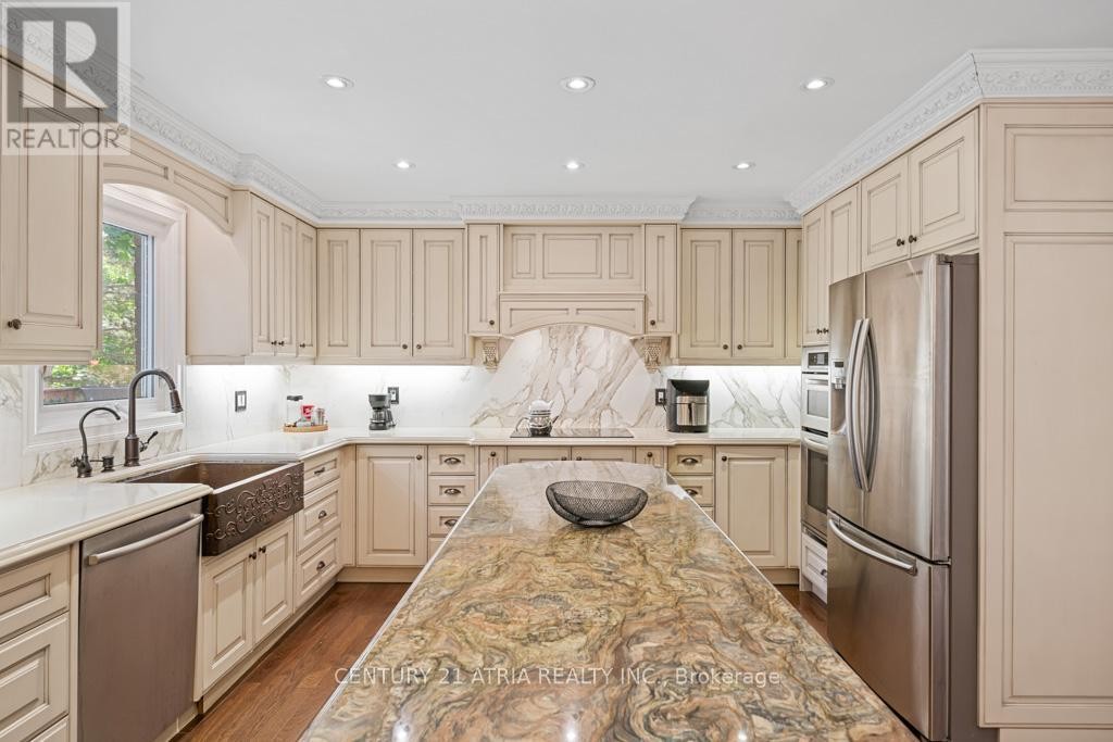 












33 AUTUMN WAY

,
Aurora (Aurora Heights),




Ontario
L4G4P2

