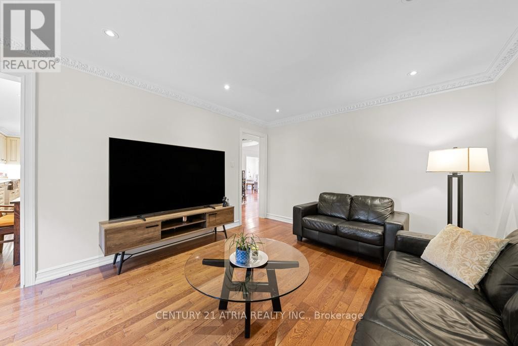 












33 AUTUMN WAY

,
Aurora (Aurora Heights),




Ontario
L4G4P2

