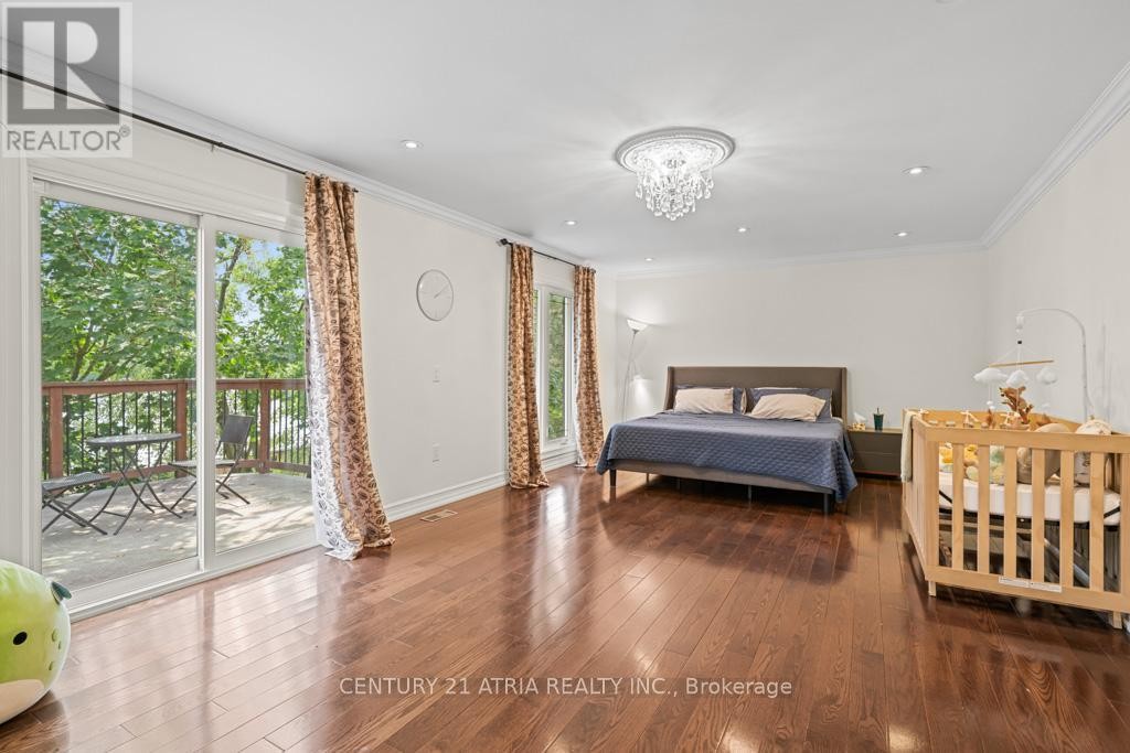 












33 AUTUMN WAY

,
Aurora (Aurora Heights),




Ontario
L4G4P2

