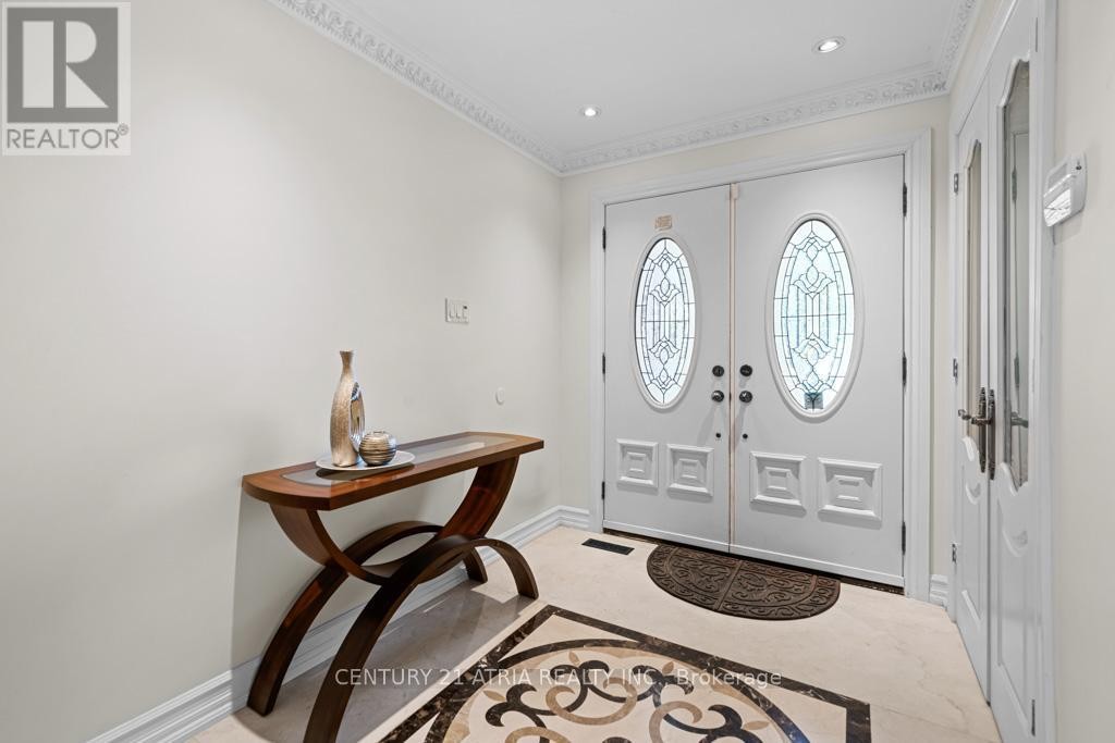 












33 AUTUMN WAY

,
Aurora (Aurora Heights),




Ontario
L4G4P2

