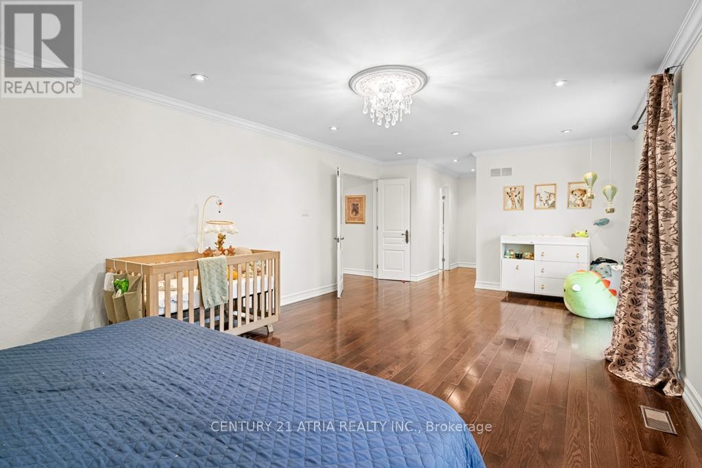 












33 AUTUMN WAY

,
Aurora (Aurora Heights),




Ontario
L4G4P2

