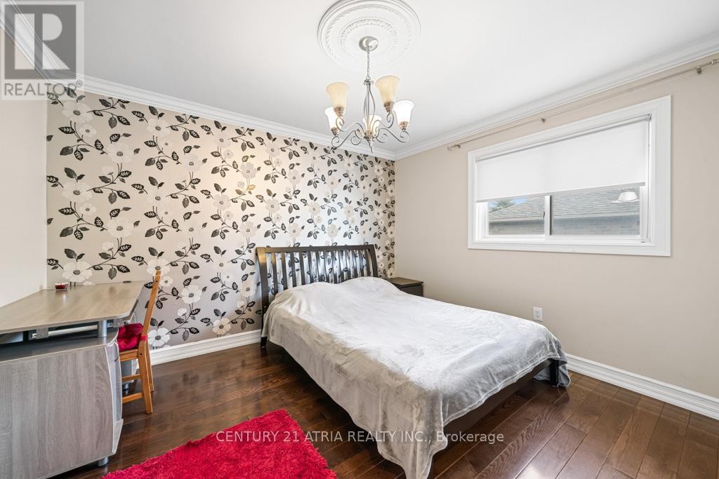 












33 AUTUMN WAY

,
Aurora (Aurora Heights),




Ontario
L4G4P2

