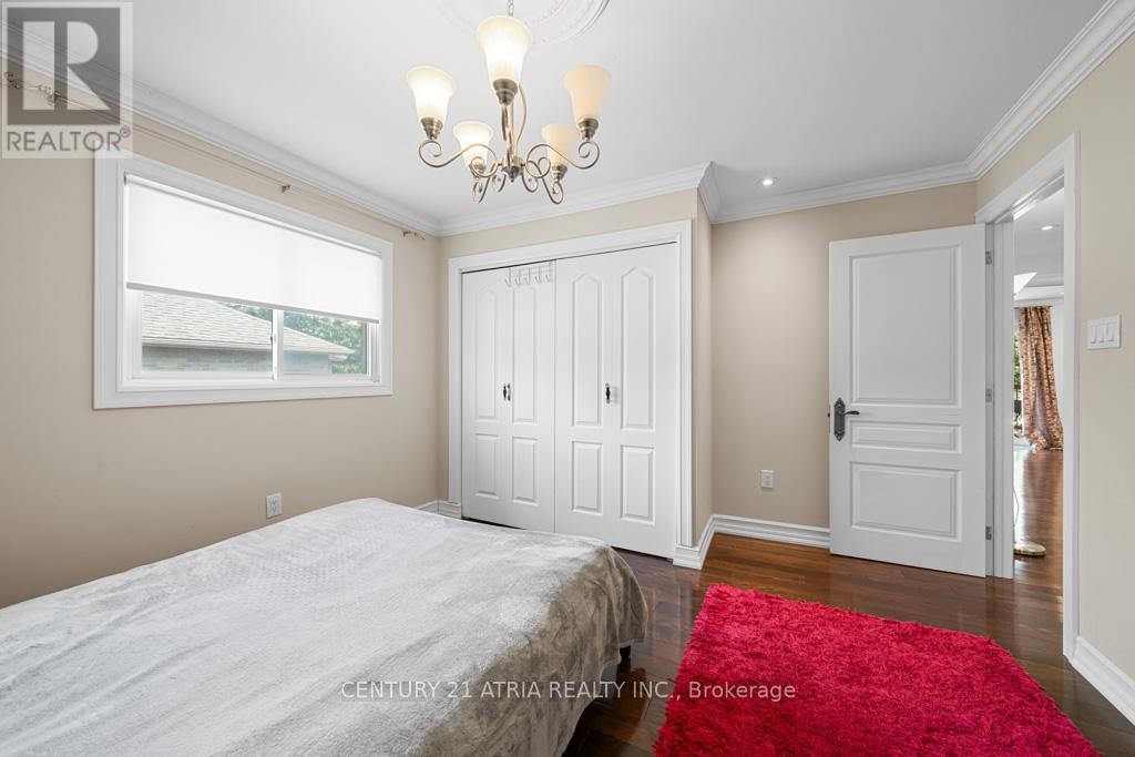 












33 AUTUMN WAY

,
Aurora (Aurora Heights),




Ontario
L4G4P2

