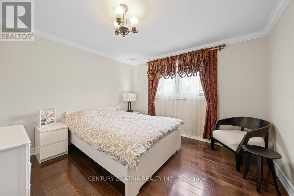 












33 AUTUMN WAY

,
Aurora (Aurora Heights),




Ontario
L4G4P2

