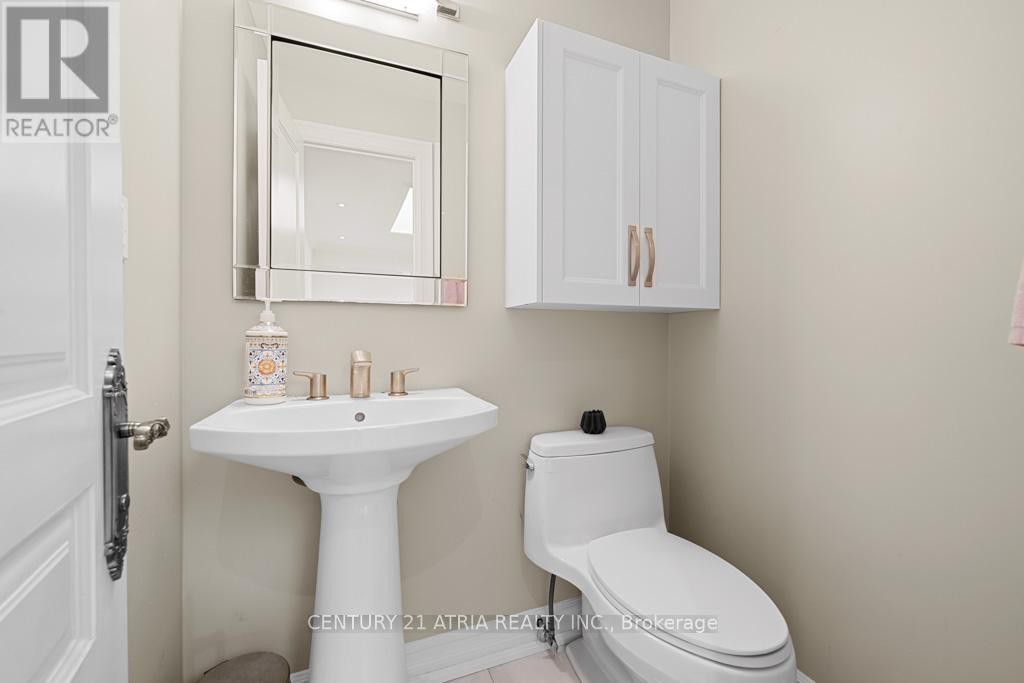 












33 AUTUMN WAY

,
Aurora (Aurora Heights),




Ontario
L4G4P2

