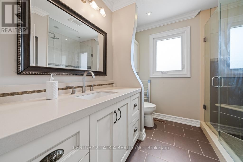 












33 AUTUMN WAY

,
Aurora (Aurora Heights),




Ontario
L4G4P2

