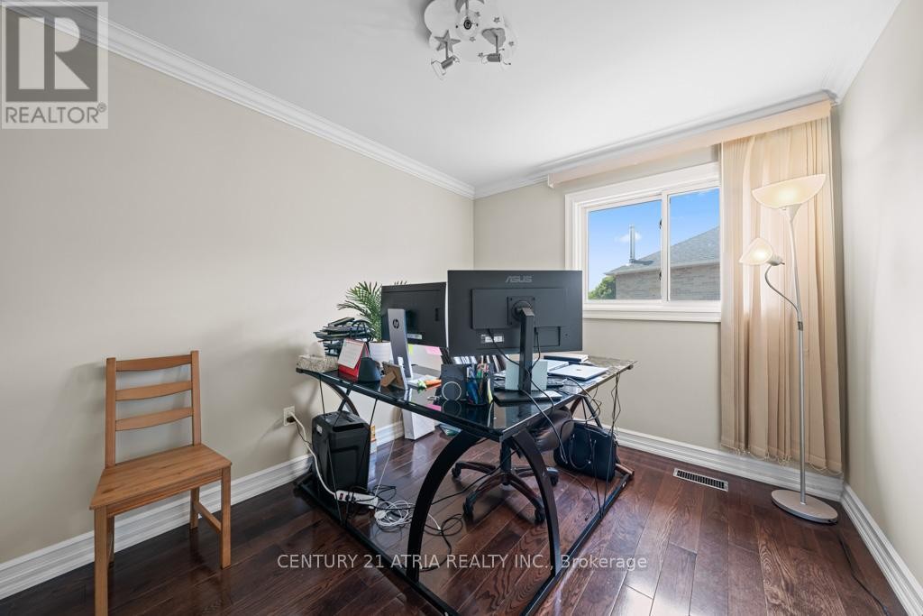 












33 AUTUMN WAY

,
Aurora (Aurora Heights),




Ontario
L4G4P2

