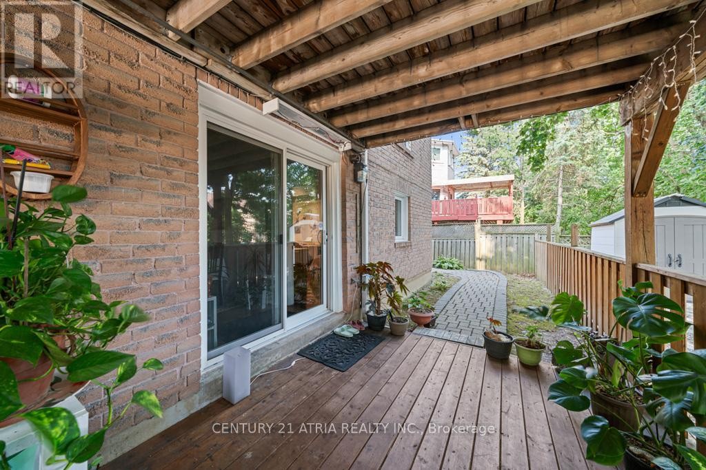 












33 AUTUMN WAY

,
Aurora (Aurora Heights),




Ontario
L4G4P2

