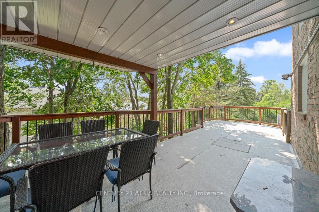 












33 AUTUMN WAY

,
Aurora (Aurora Heights),




Ontario
L4G4P2

