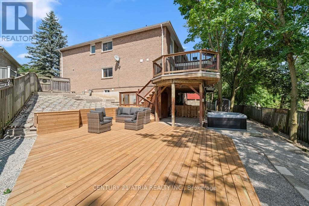 












33 AUTUMN WAY

,
Aurora (Aurora Heights),




Ontario
L4G4P2

