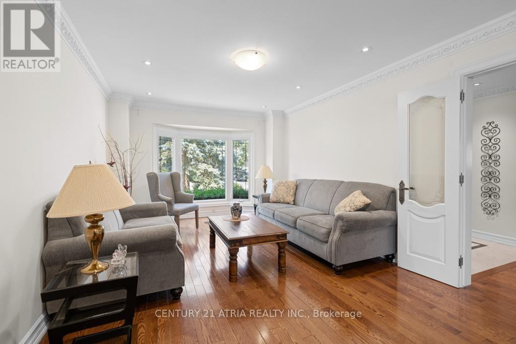 












33 AUTUMN WAY

,
Aurora (Aurora Heights),




Ontario
L4G4P2

