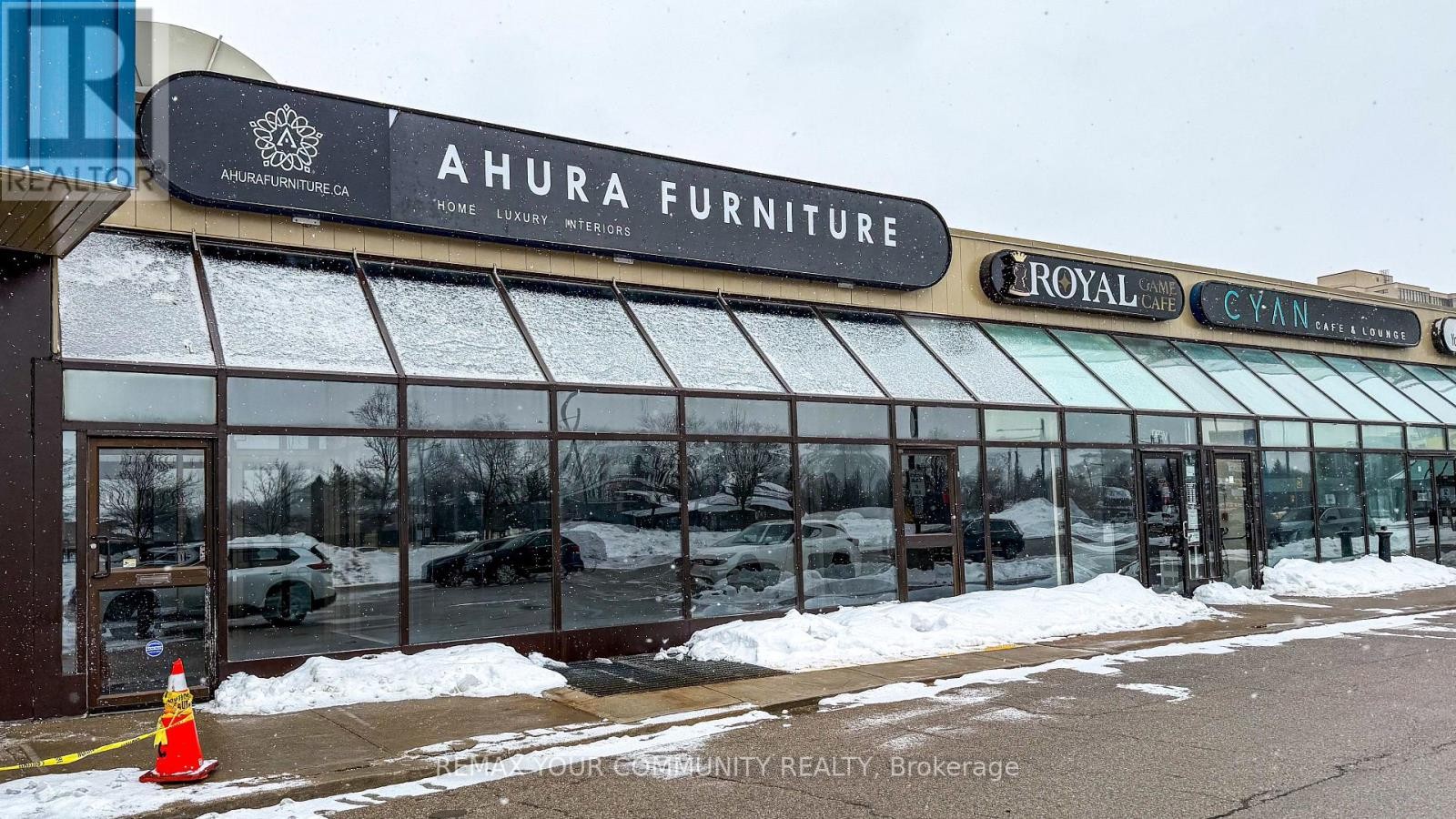












203 - 9737 YONGE STREET

,
Richmond Hill (Harding),




Ontario
L4C8S7

