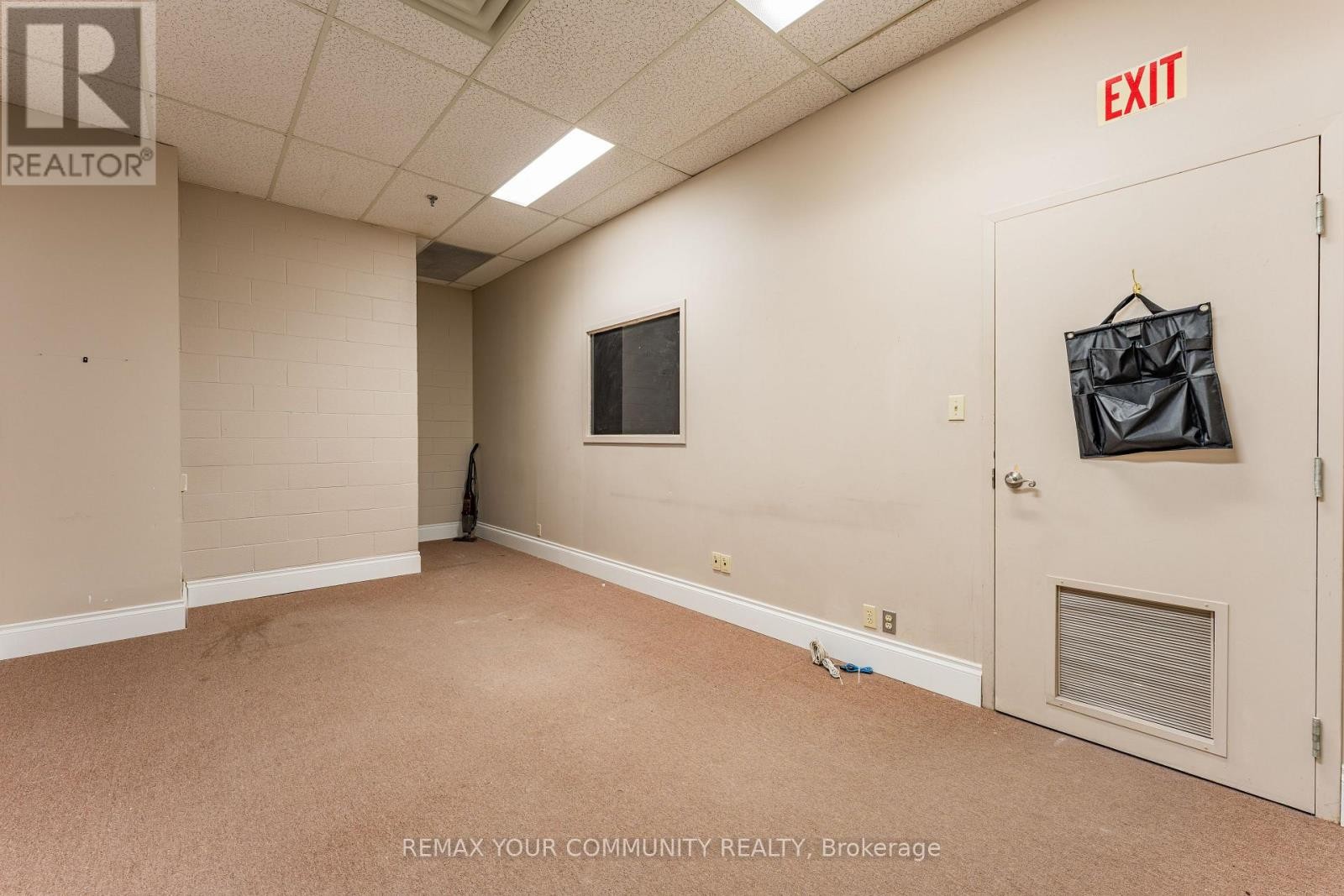 












203 - 9737 YONGE STREET

,
Richmond Hill (Harding),




Ontario
L4C8S7

