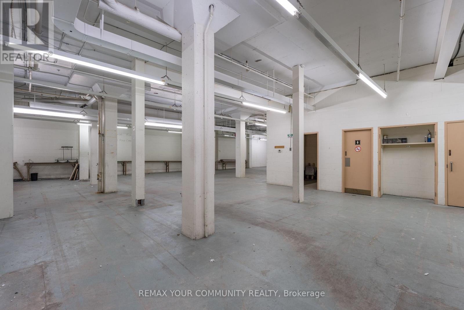 












203 - 9737 YONGE STREET

,
Richmond Hill (Harding),




Ontario
L4C8S7

