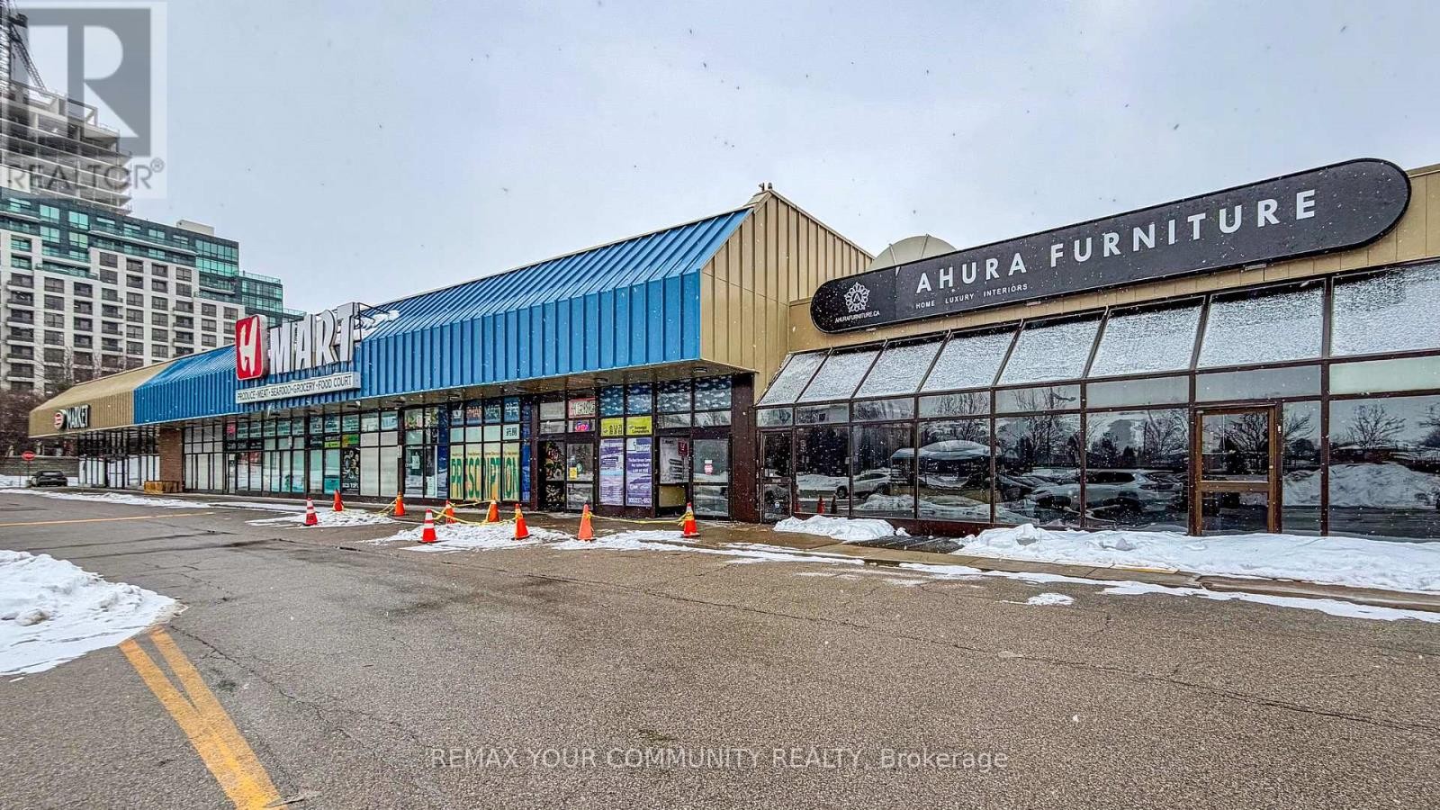 












203 - 9737 YONGE STREET

,
Richmond Hill (Harding),




Ontario
L4C8S7

