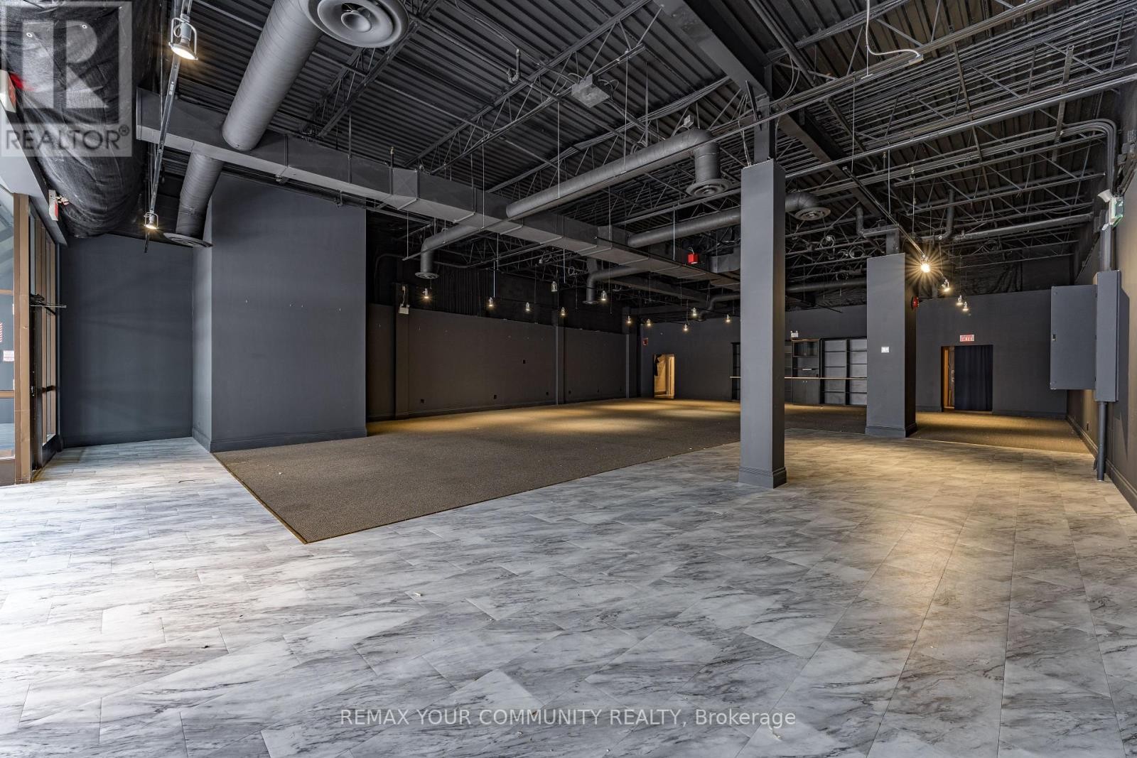 












203 - 9737 YONGE STREET

,
Richmond Hill (Harding),




Ontario
L4C8S7

